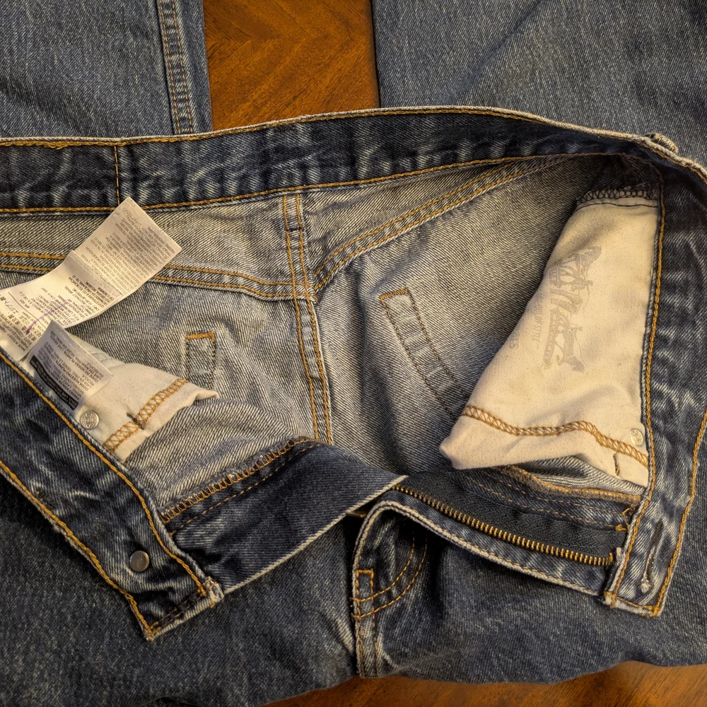 Levi's Men's Classic Denim Jeans Pre-loved Great Condition Straight Leg